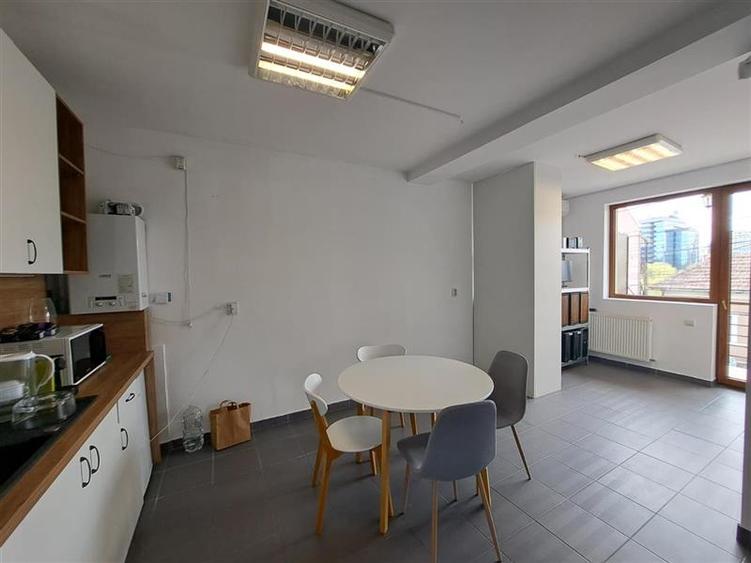 Spatiu pentru birouri, 110 mp utili, situat in cartierul Intre Lacuri!
