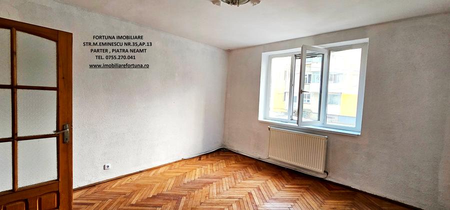 Apartament 3 camere decomandate, etaj 1,cu loc de parcare si boxa, Cl.Romanului