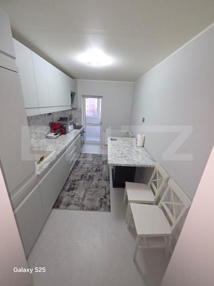 Apartament 3 camere, 78 mp, zona Micro 12