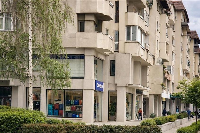 Spatiul Comercial, compartimentabil si in 3 unitati, cu acces separat, Central,