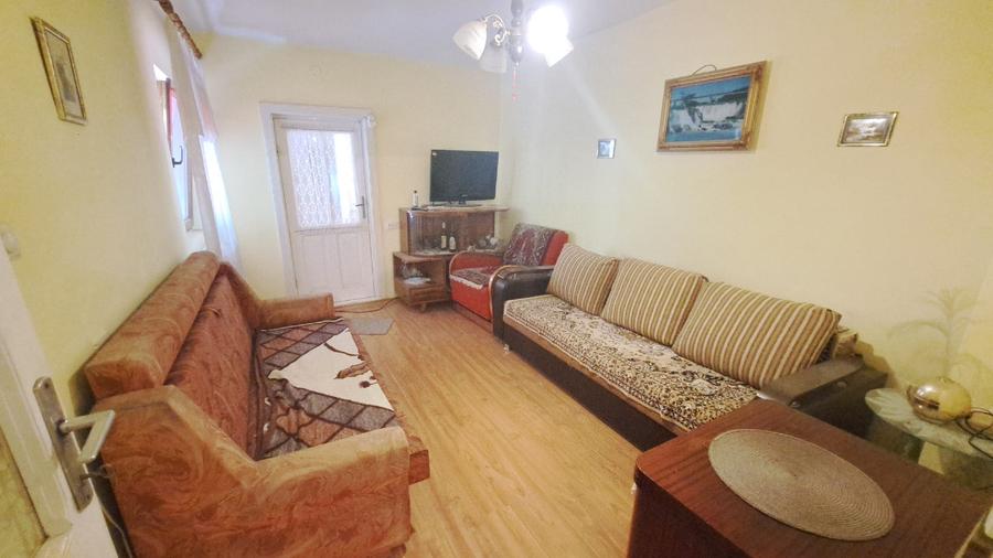 Casa cu Etaj si Casa pe Parter in zona Piata saraca.