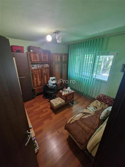 Decomandat 3 Camere 2 Bai 2 Balcoane Zona  Aradului - 13