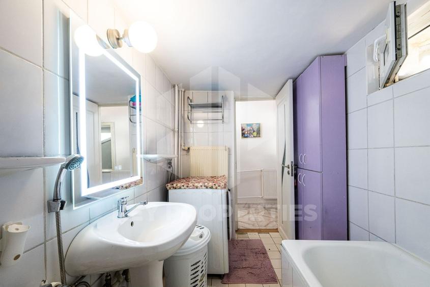 Casa parter, situata pe colt, teren 300 mp, acces dublu
