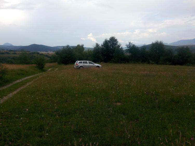 Teren parcelat in suprafata de 1100 mp, in Tohanita acces din soseaua Branului