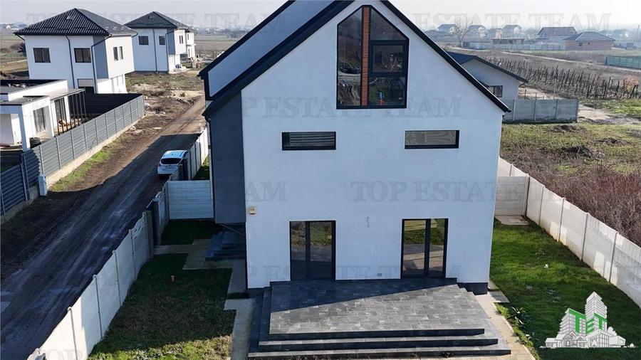 Vila premium cu panouri fotovoltaice la 15 minute de capitala