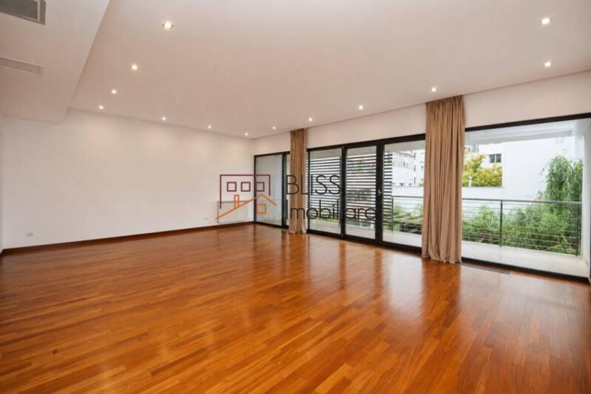 Apartament Elegant cu 4 Camere și Loc de Parcare