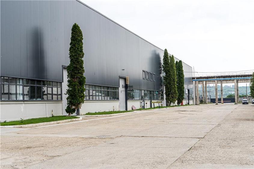 Spatiu Industrial - 4200 mp - Productie - Depozitare - Distributie
