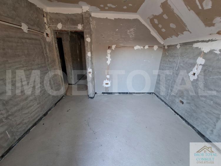 Vila spatioasa Valea Ursului - Bascov, la gri