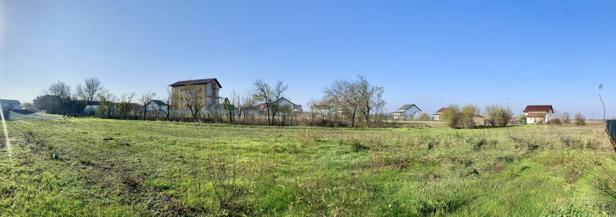 Teren priveliste deschisa, zona retrasa, aproape de lac si pădure