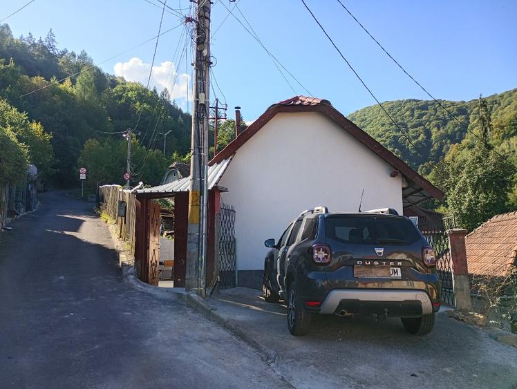 Inchiriez urgent casa Schei Brasov, renovata complet, totul nou