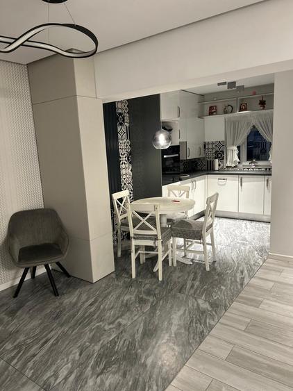 De închiriat – Apartament modern cu 3 camere | Zona Centrală