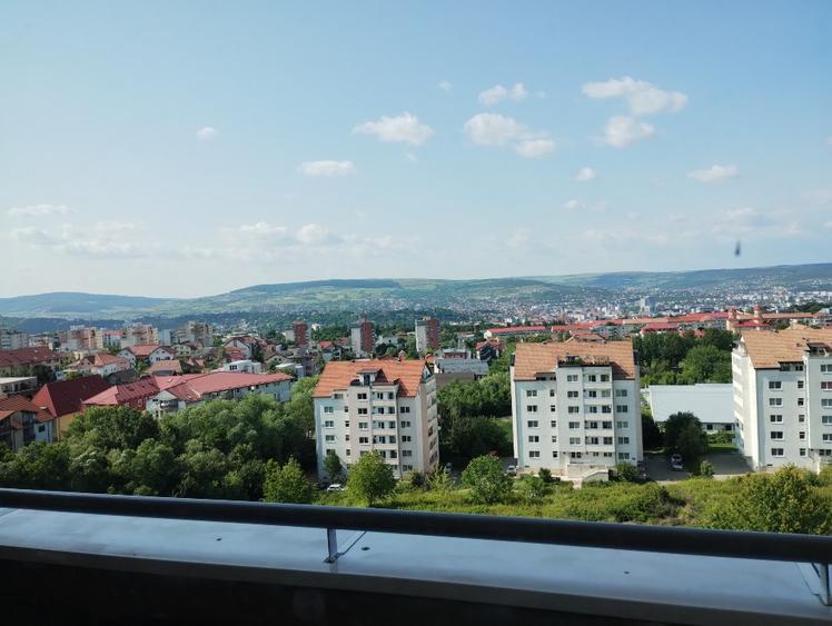 Închiriez apartament cu doua camere, decomandat