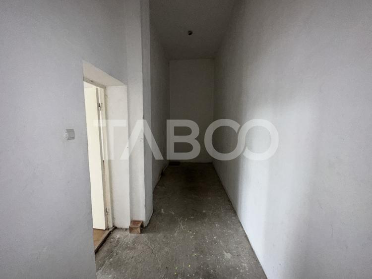 Spatiu comercial 110 mp de inchiriat strada Semaforului