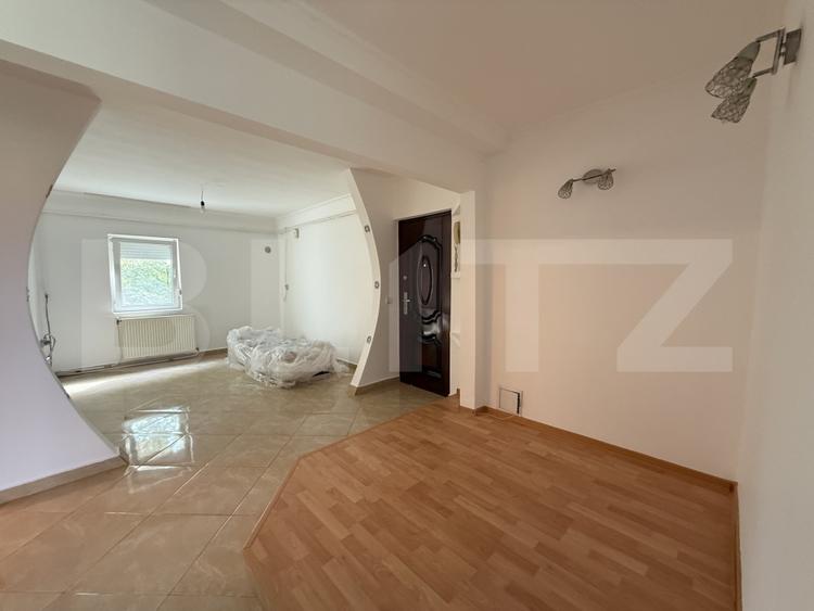 Apartament de vânzare, 68.5 mp, zona Micro 16