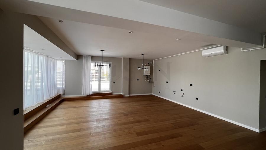 REA1015956 Apartament spatios cu 3 terase