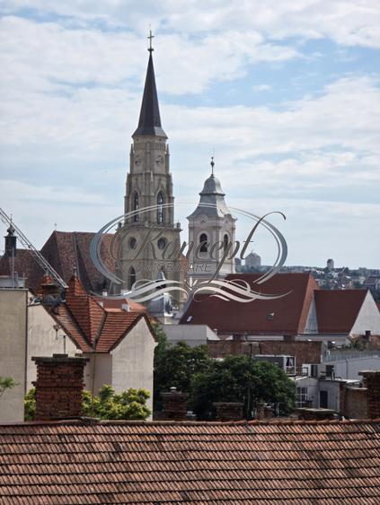 Apartament cu panorama in centrul Istoric