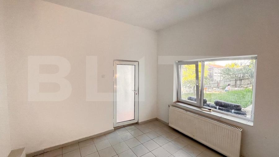Casa, 3 camere,  100 mp utili, zona Sararie