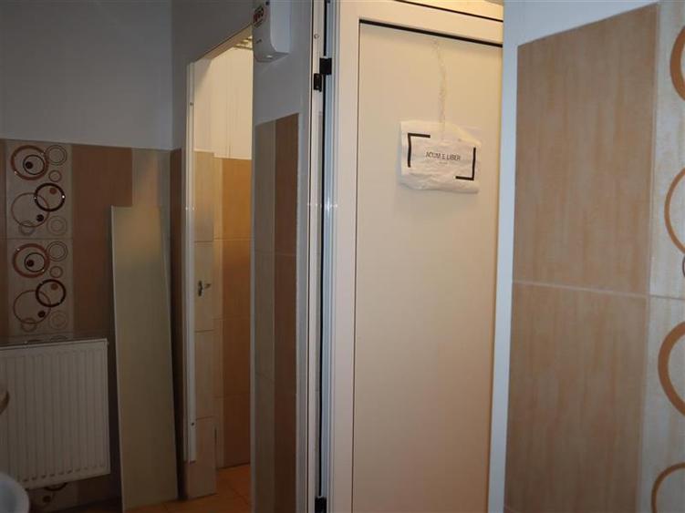 Spatiu comercial, parter, 16 metri vitrina