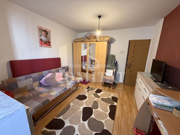 Apartament 2 camere | Decomandat | 48 mpu | Etaj 3/4 | Str. Plopilor - 3
