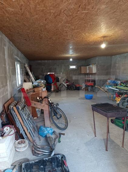 Casa renovata complet 4 camere , Living Open space , plus casa la rosu in spate