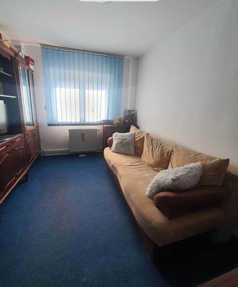 Apartament 3 camere in B-dul Garii, decomandat, etaj 3/6, balcon, beci!