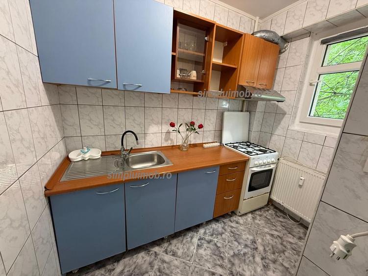 Garsoniera Moderna - Etaj intermediar Bloc 1980