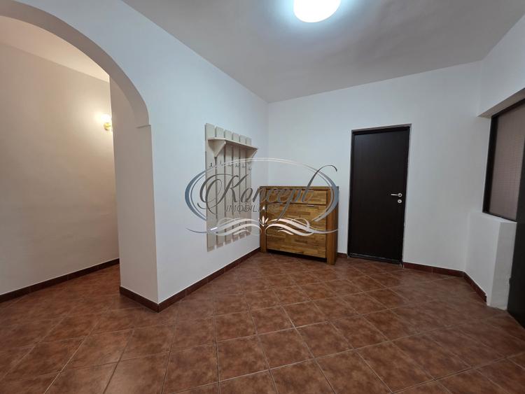 Apartament in vila cu parcare si garaj