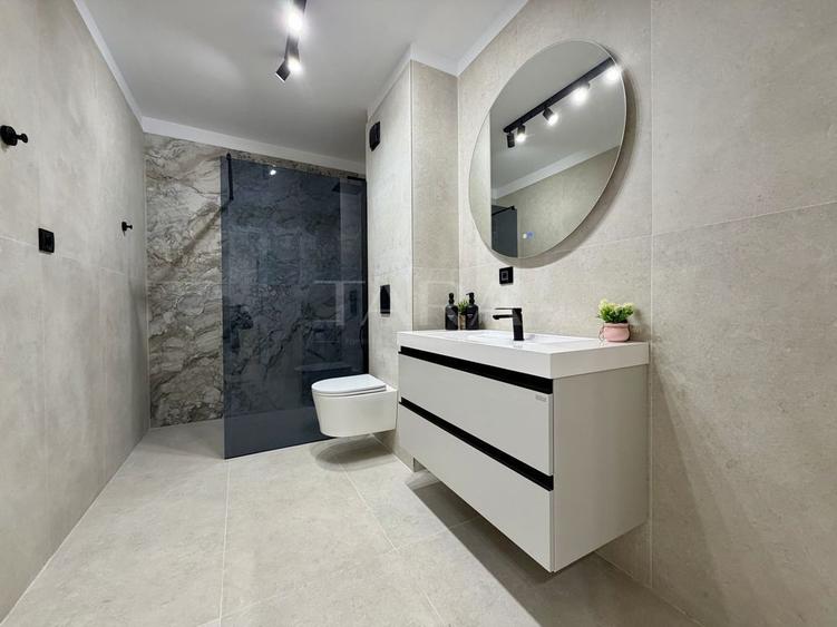 Apartament modern, finisat premium, balcon mare, mobilat complet.