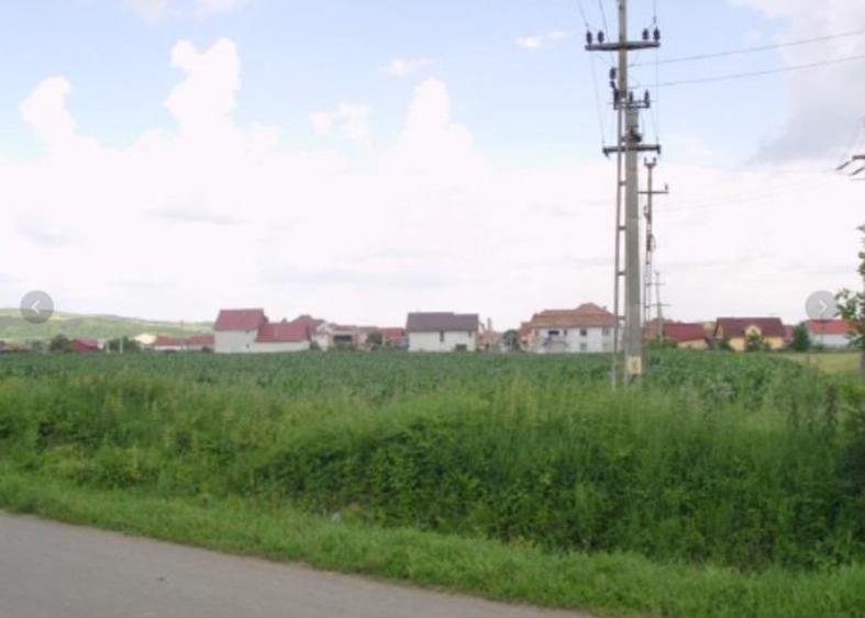 Teren Construcții intravilan de 27700 mp, în Iernut