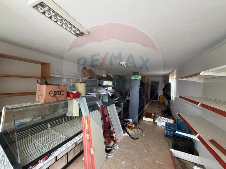 Casa si spatiu comercial (P+1 ) de vanzare