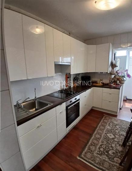 Vanzare Apartament 4 Camere Decomandat Aparatorii Patriei-Al.Tomesti - 5