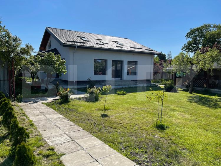 Proprietate 2 case, 223 mp, teren 1.676 mp, zona Lupeni