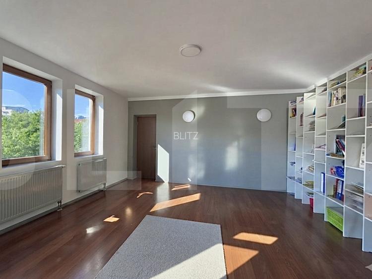 Casa Individuală cu 5 camere, 277 mp utili, 987 mp teren, zona Torontalului