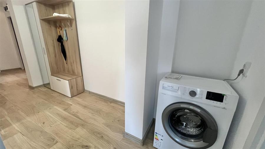 Inchiriere 3 camere decomandat Racadau, etaj intermediar