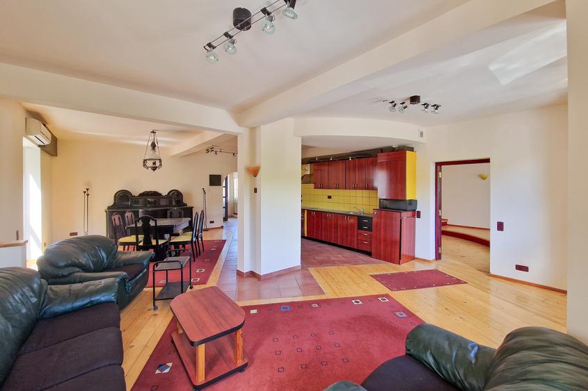 Vila 7 camere, ultracentral, zona AFI Mall, 3 parcari, curte, comision 0%, video