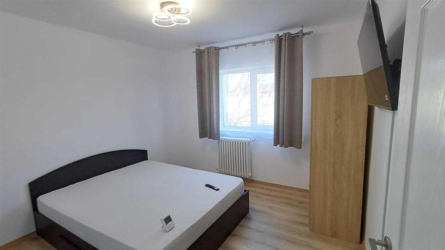 Apartament spatios cu 3 camere - Centru, Targu Cucu