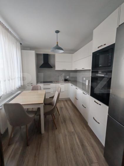 Apartament 3 camere de vanzare cu parcare inclusa, zona Subcetate