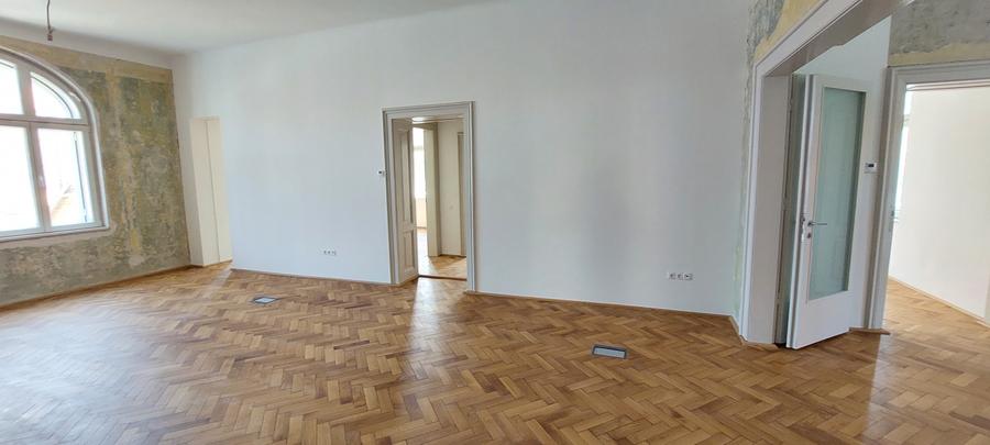 Imobil comercial de vanzare ultracentral!