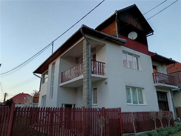 Proprietate cu 2 case (Praid, str. Regelui)