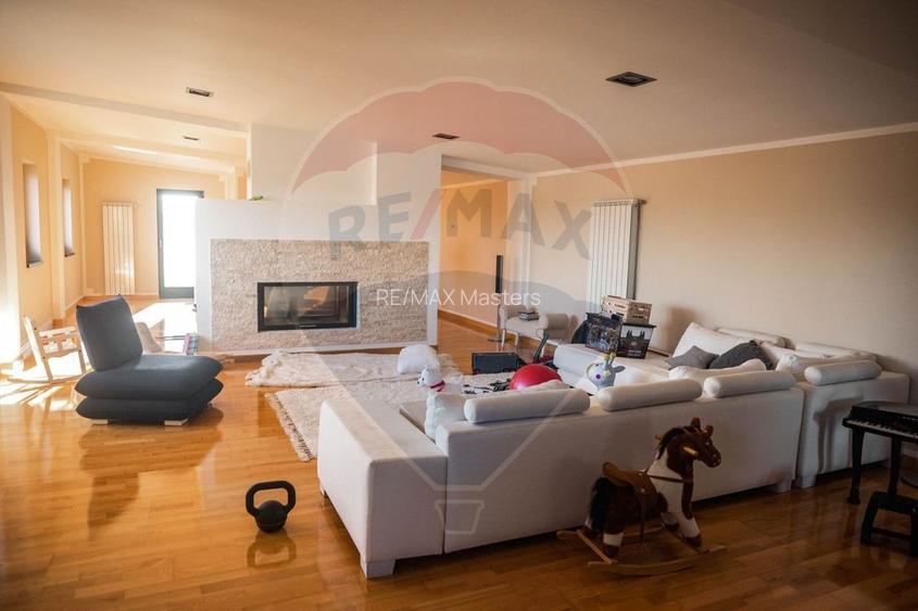 Casă / Vilă de lux cu 6 camere de vânzare în Șcheia, Suceava - 47