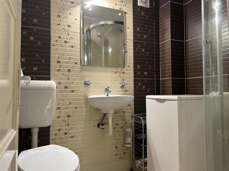Vand ap.3camere,ultracentral,64mp,et.interm,centrala termica,2 balcoane,locatie