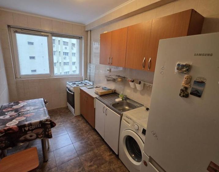 3 camere metrou Iancului de inchiriat