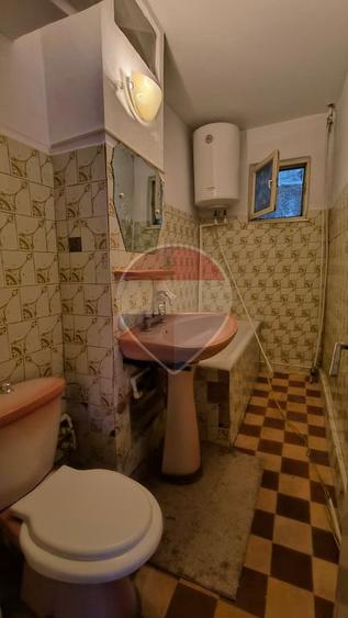 Apartament cu 3 camere de vânzare -decomandat- Micro 13, Galați