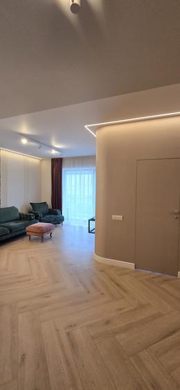 2 Camere, 65 Mp, Imbunatatiri de Lux, Termen Lung