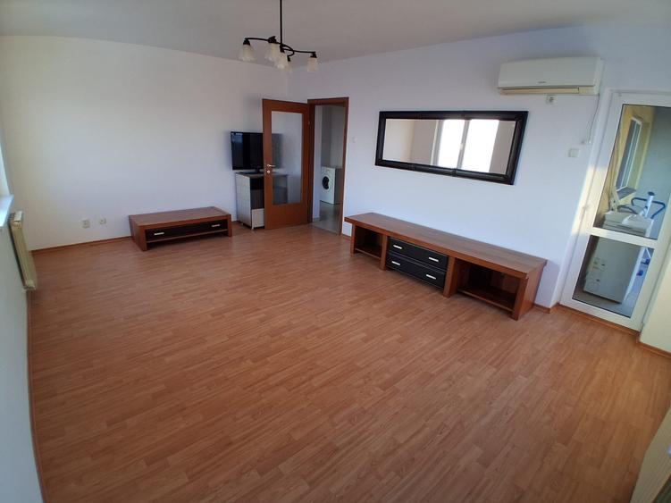 Apartament cu 2 camere decomandat Cartier Dream Village Cod 161046