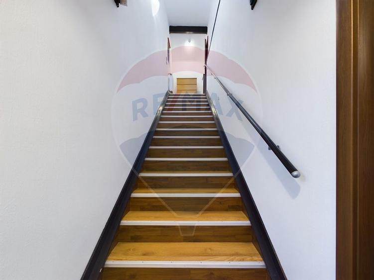 Vila cu 5 camere de vanzare Darza- Crevedia