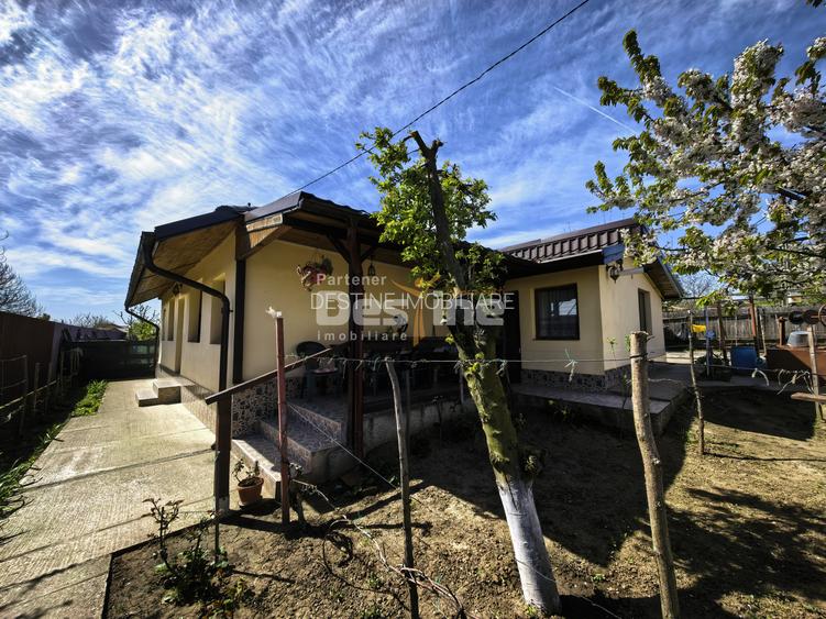 Casă 4 camere 90 mp mobilată + beci, anexe și 720 mp curte - 2