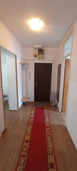 2 camere decomandat Calea Victoriei-Odeon + 1 loc de parcare