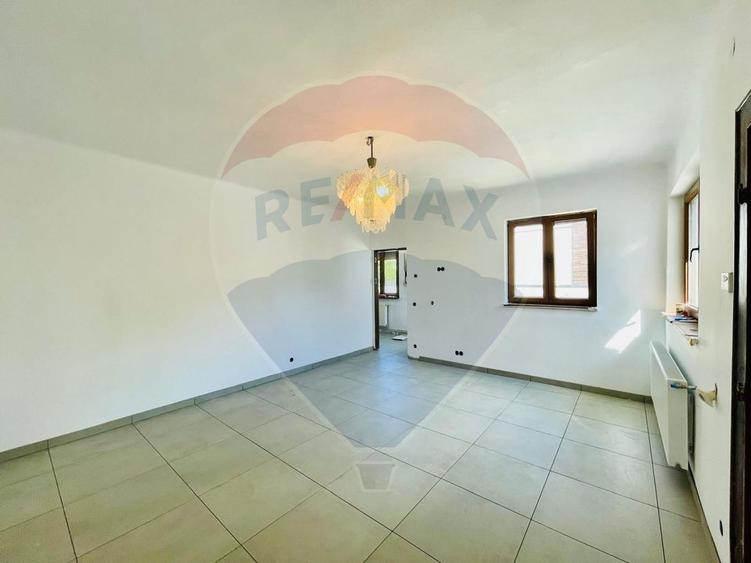 Casă / Vilă cu 6 camere de închiriat în zona Calea Dumbravii