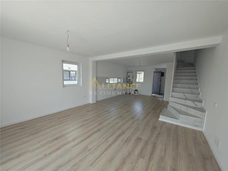 Casa tip duplex - 3 camere - 2 bai